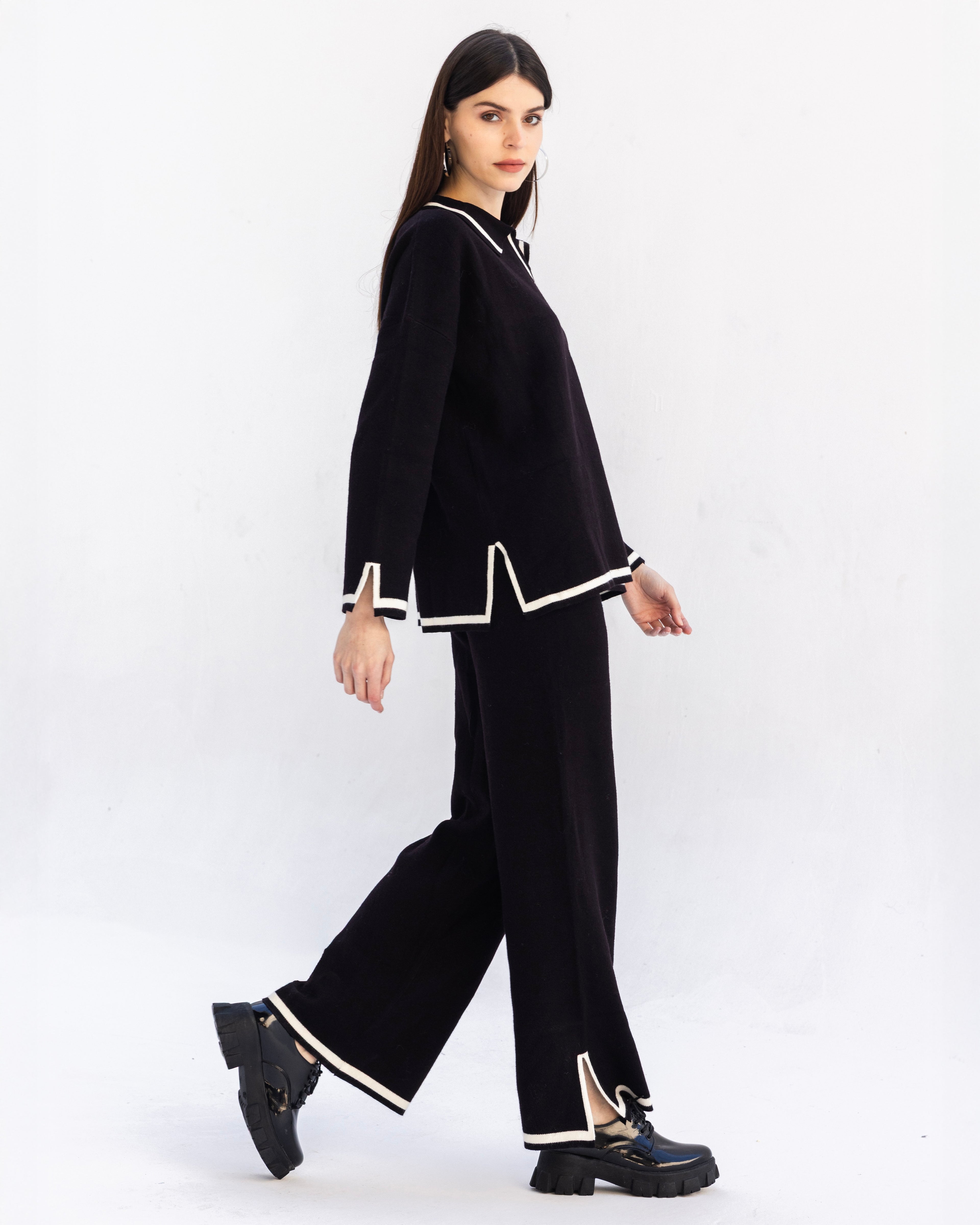 The Outline Set - Black