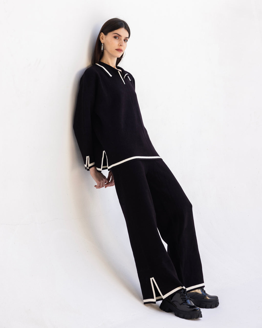 The Outline Set - Black