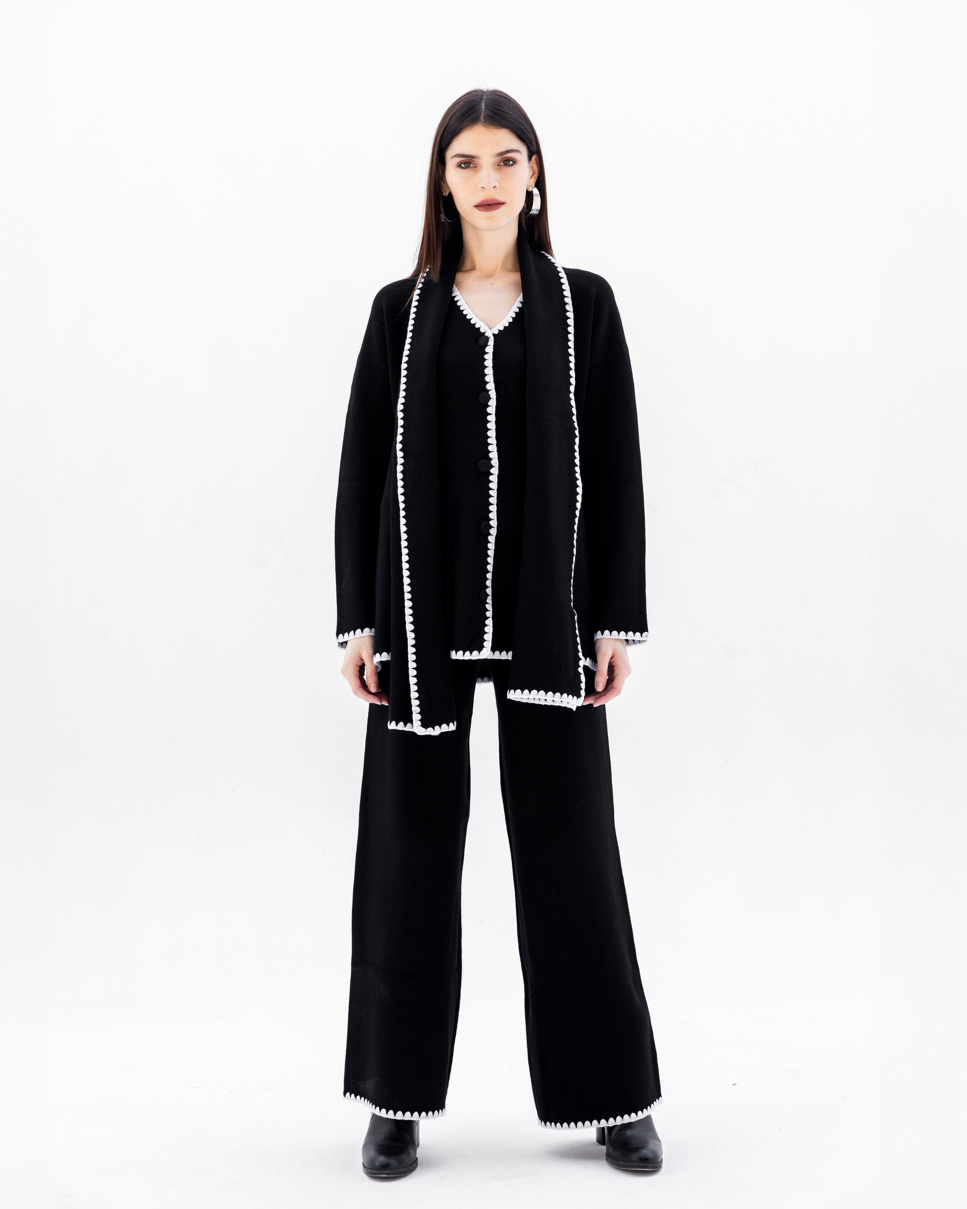 The Edgy Set - Black